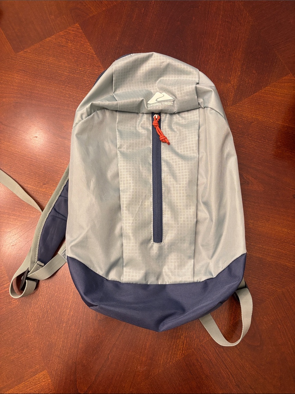 Ozark Trail Light Green & Navy Daypack with Orange Pull